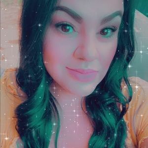 Meet your Posher, Mayra